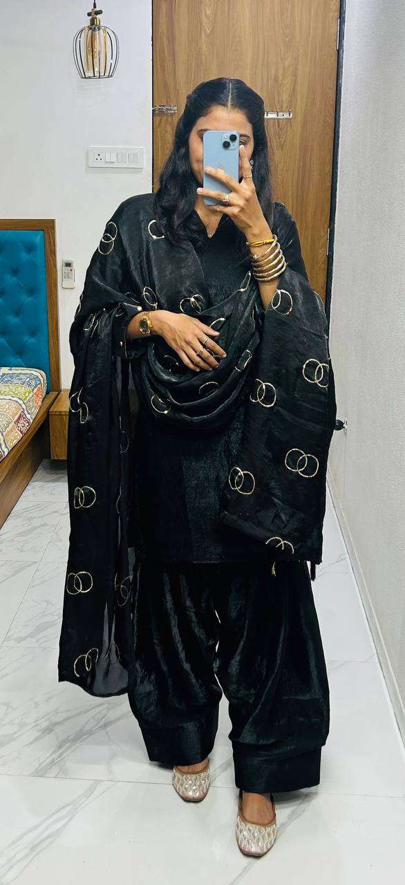 Women's Fendi Silk Solid Muslim Straight Kurti With Pant and Dupatta set - Image 5